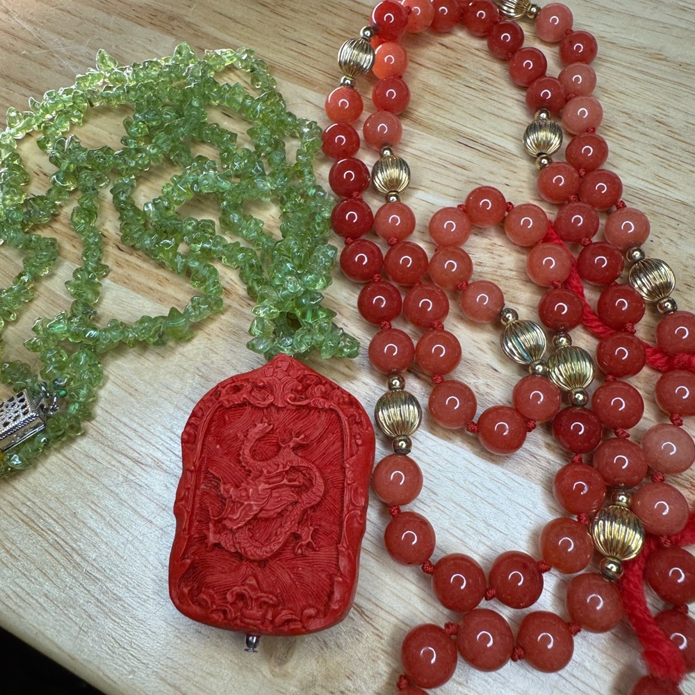 Elegant Red and Green Beaded Necklace Set